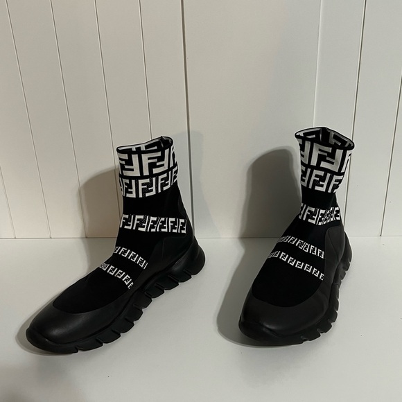Fendi Mens Sneaker - Picture 2 of 6